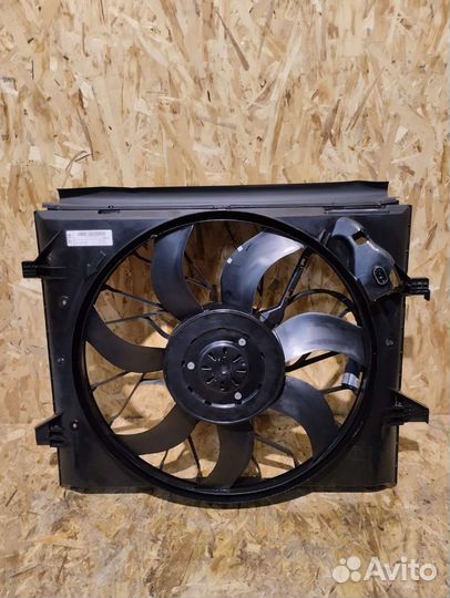 Jeep Grand Cherokee wk2 вентилятор охлаждения