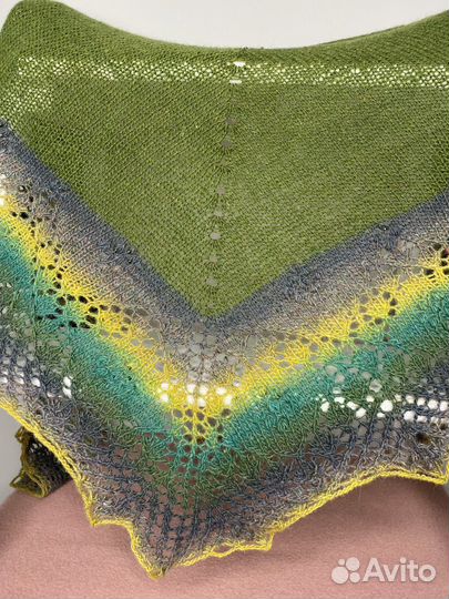 Шаль из шерсти Дундага