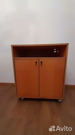 Тумбочка б/у (42*71*82). Дагомыс