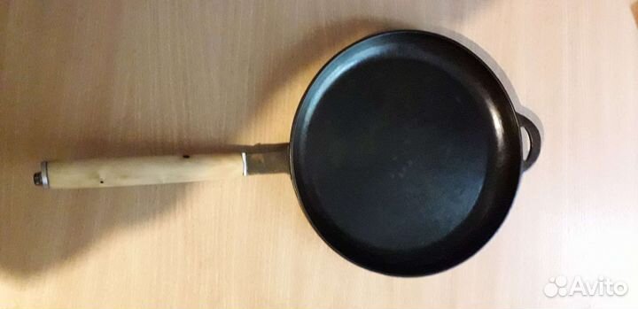 Чугунная сковорода