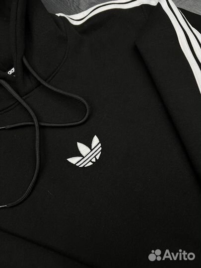 Спортивный костюм adidas