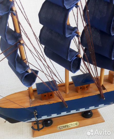 Корабль парусник 