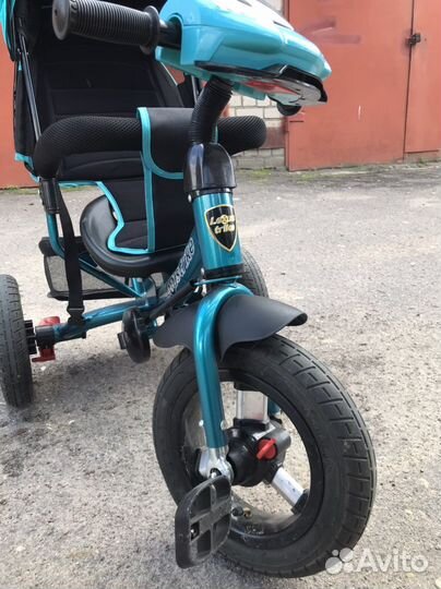 Трехколесный велосипед с ручкой Lexus trike