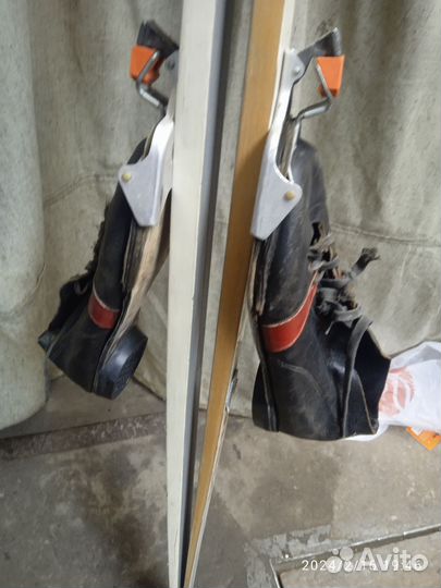 Лыжи беговые с ботинками 44