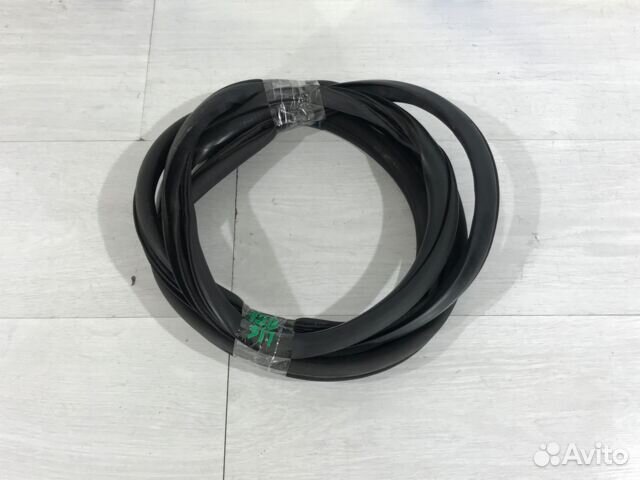 Уплотнитель двери задний правый KIA sorento 2 2.4