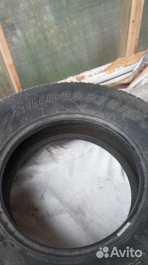 Bridgestone Dueler H/T D689 265/70 R16