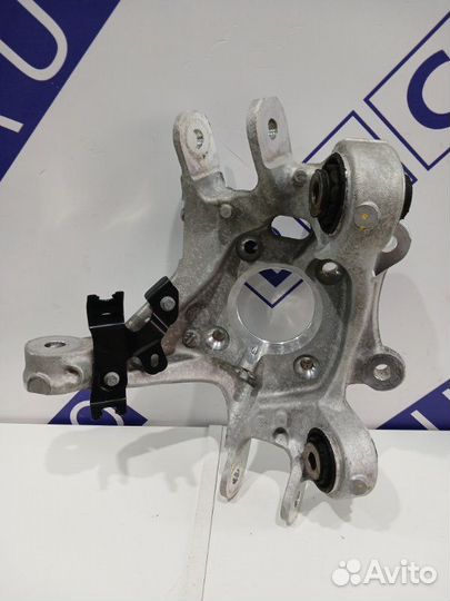 Кулак задний левый Land Rover Range Rover L460