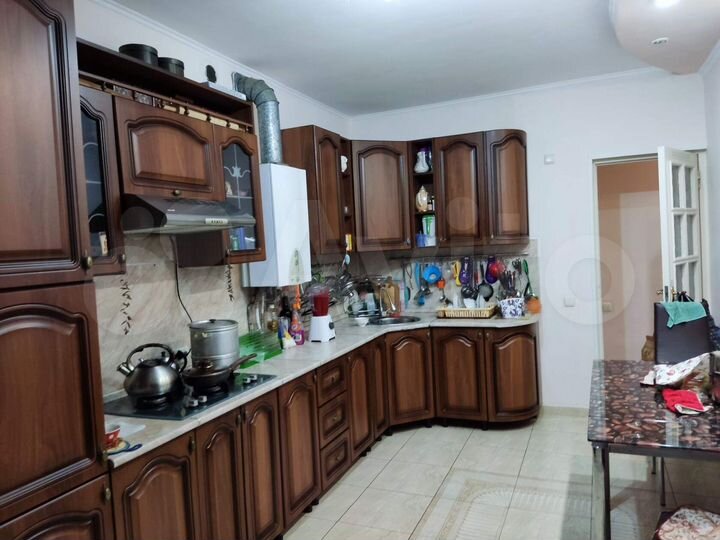 3-к. квартира, 100 м², 5/6 эт.