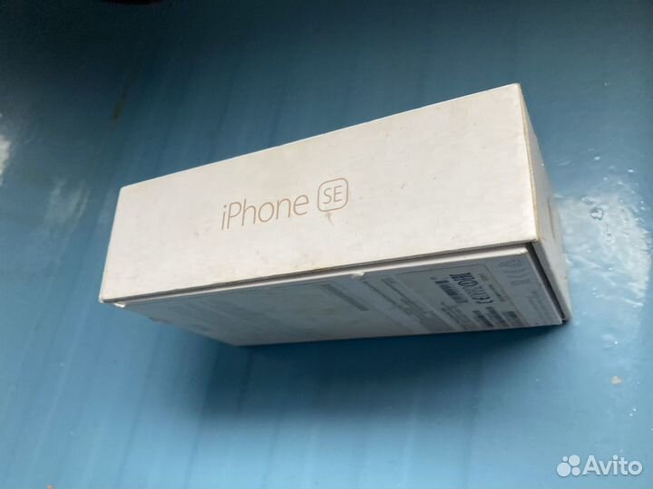 Коробка iPhone SE 32 gold rose