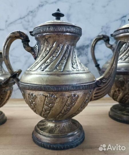 Антикварный набор : кофейник заварник сахарница