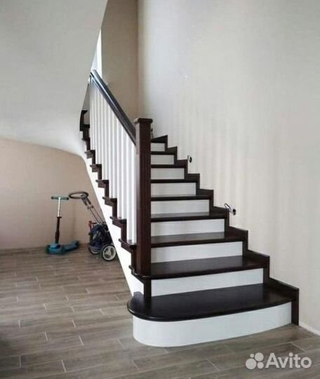 Лестница на второй этаж под ключ