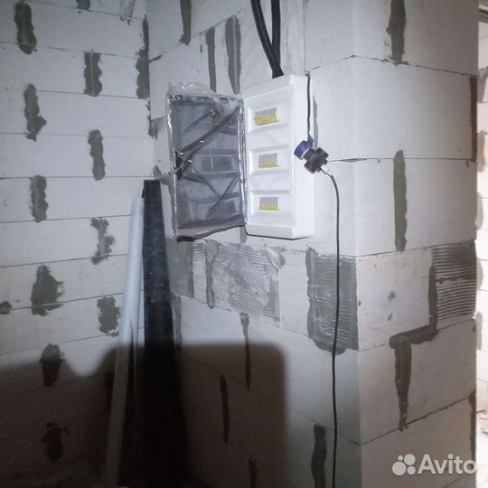 Услуги электрика и сантехника