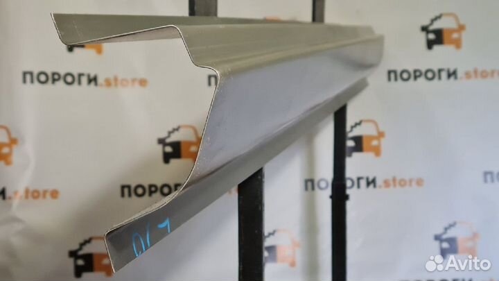 Кузовной порог правый Toyota Land Cruiser 100