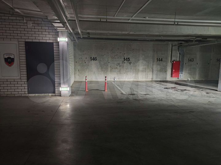 Машиноместо, 13 м²