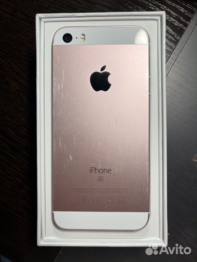 Телефон iPhone SE(2016)