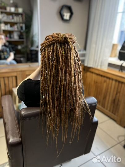 Вплетение комлекта де дредов