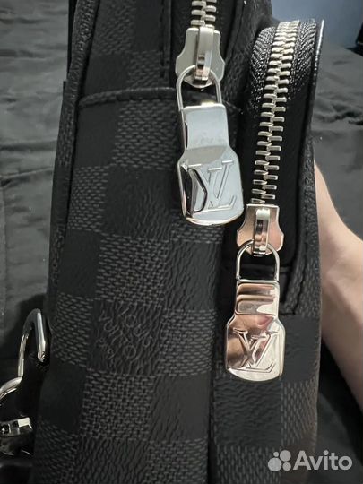 Louis vuitton avenue sling bag