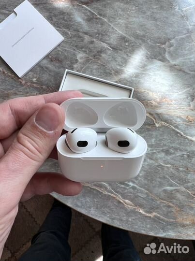 Airpods 3 (скорее всего подделка)
