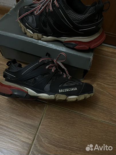 Balenciaga track 1