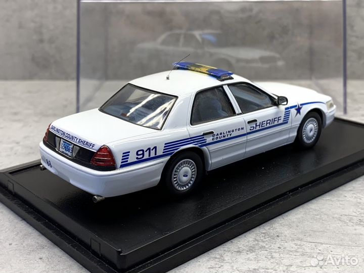 Коллекционная модель Ford Crown Victoria 1:43