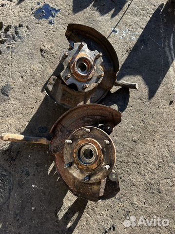 Mitsubishi pajero 3 передний кулак