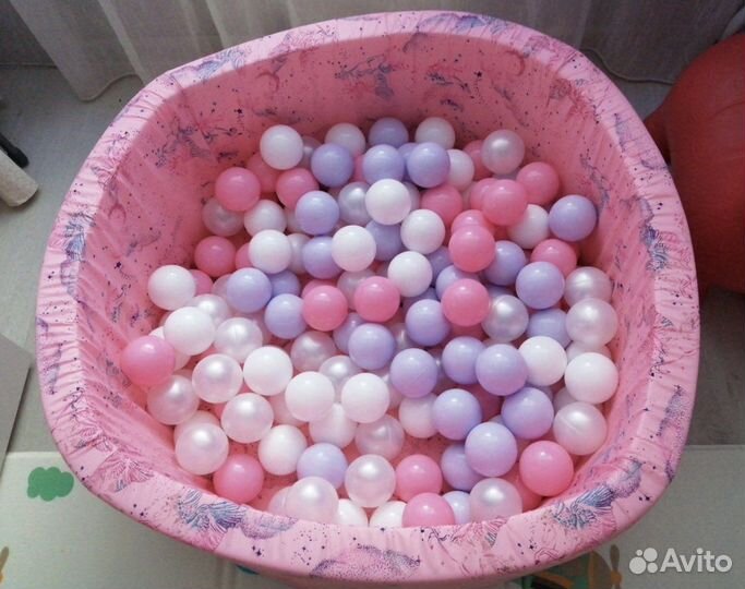 Сухой бассейн с шариками