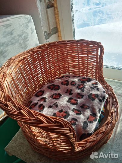 Лежанка для собак и кошек