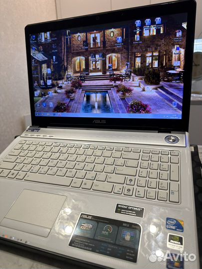 Ноутбук Asus N61J, диагональ 16