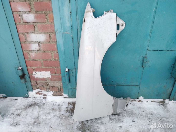 Крыло правое переднее Toyota Crown JZS-141/143