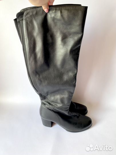 Сапоги жен. демисезон нат.кожа 39 р-р черные б/у