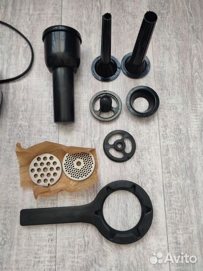 Мясорубка электрическая Kenwood 1600 pro