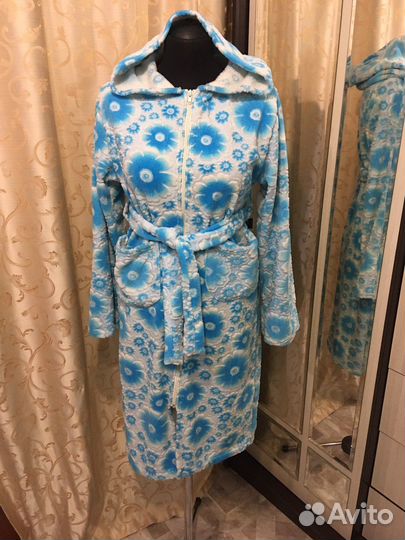 Халат махровый женский с капюшоном