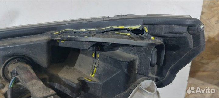 Фара галогеновая передняя правая LADA Vesta