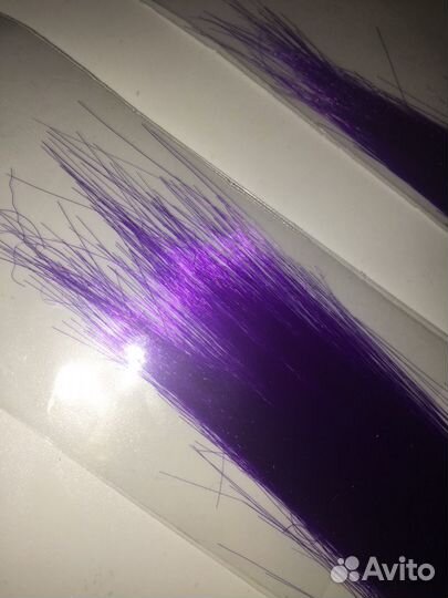 Фиолетовые пряди на заколке