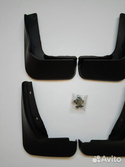 Брызговики на vw jetta6 MK6.A6 vento (новые)мягкие