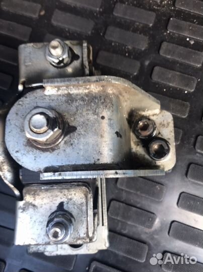Правая опора двигателя LADA vesta