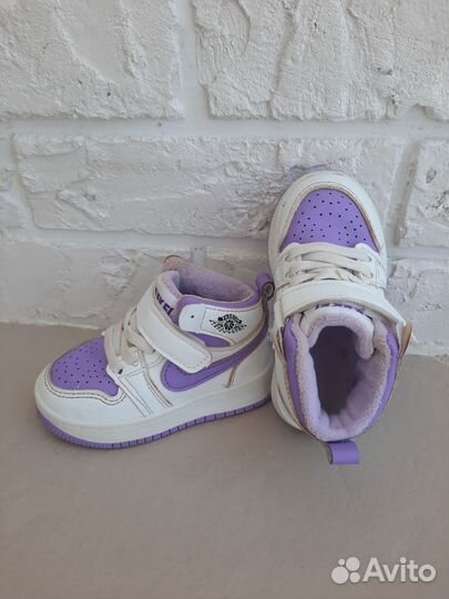 Кроссовки для девочки