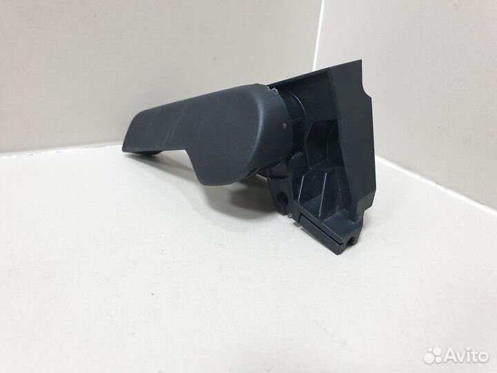 Ручка открывания капота / кронштейн VW Passat B7