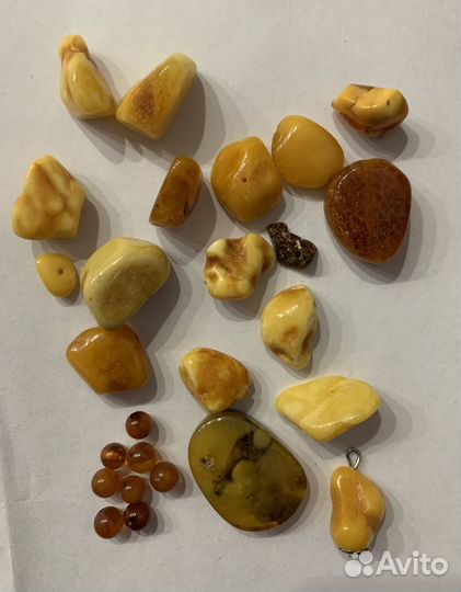 Янтарные бусины