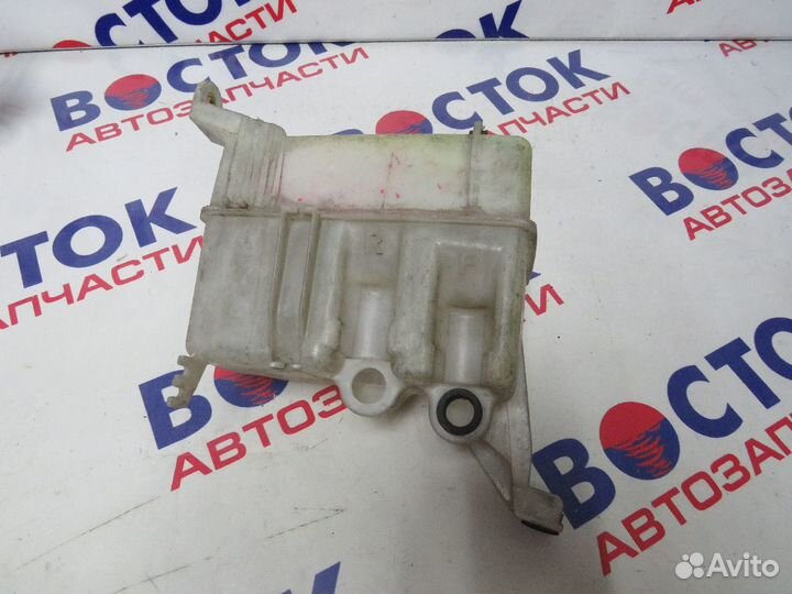 Бачок омывателя toyota townace noah SR40G, CR50G