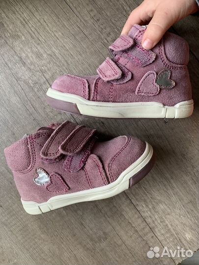 Кроссовки для девочки
