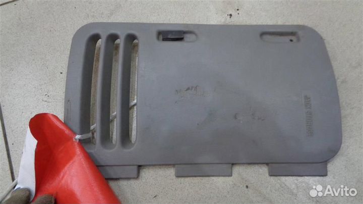 Обшивка багажника (крышка) Lincoln Navigator 1997