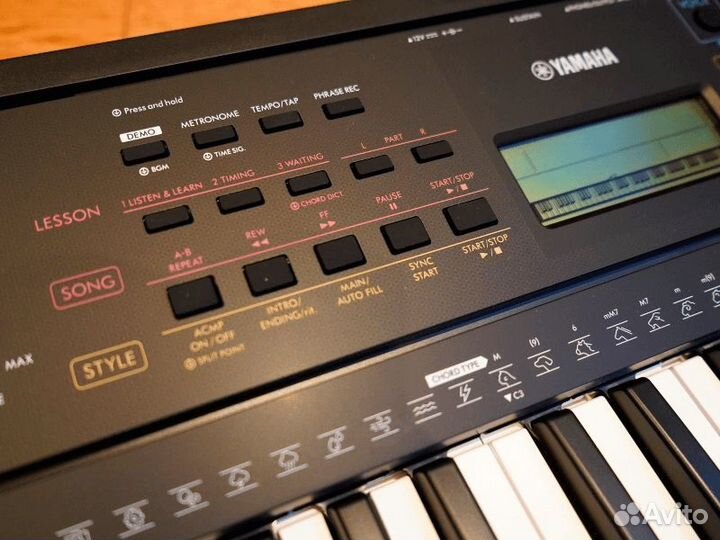 Синтезатор Yamaha PSR-E273