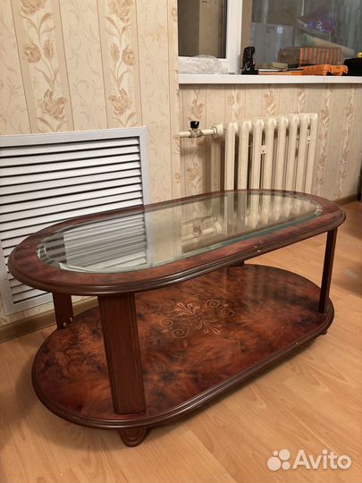 Стол из массива дерева