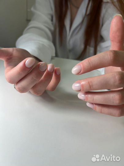 Модель на маникюр