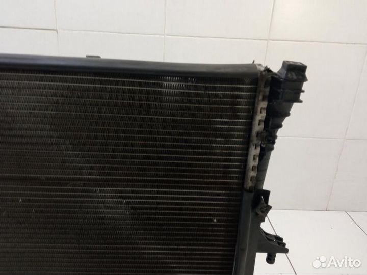 Радиатор охлаждения двигателя Audi Q7 4LB