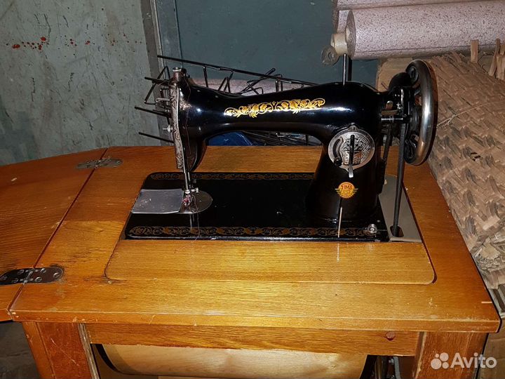 Швейная машина Подольск ножная