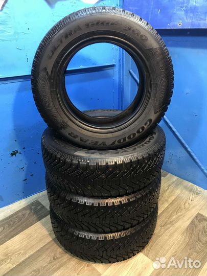 Goodyear UltraGrip 500 SUV 245/65 R17