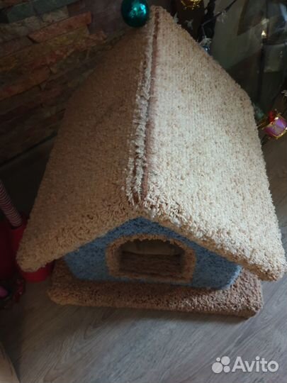 Будка домик для котика или маленькой собачки