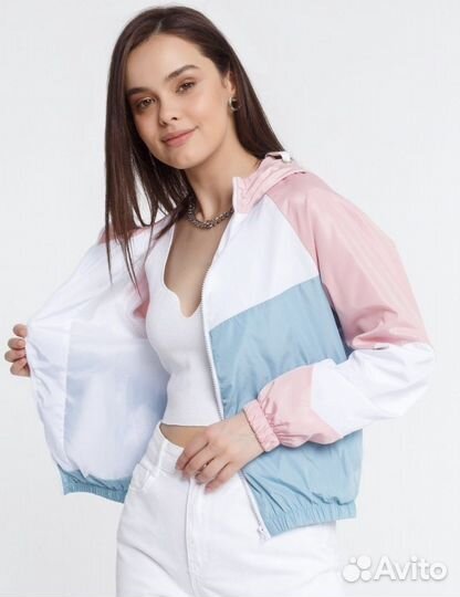 Ветровка женская